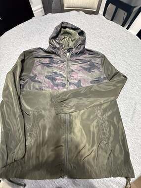 Beautiful Giant Lightweight Camo Rain Jacket Olive Green Medium
